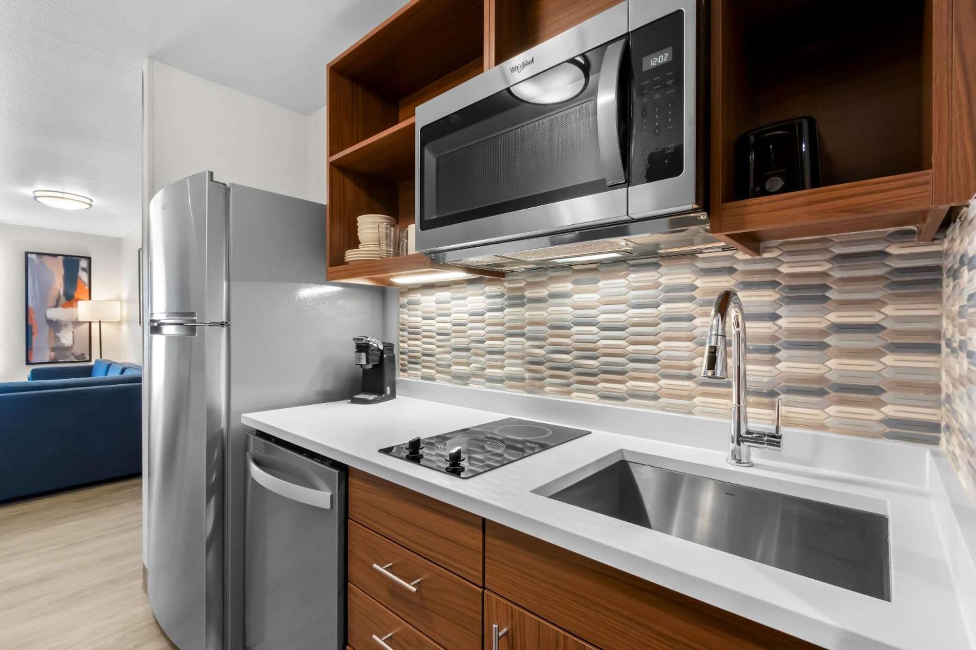 Everhome Suites Glendale Sports Entertainment District Экстерьер фото