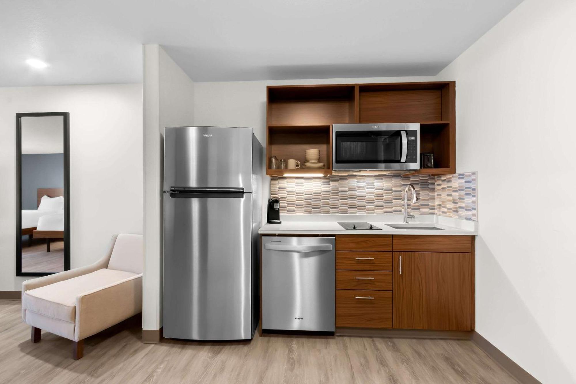Everhome Suites Glendale Sports Entertainment District Экстерьер фото