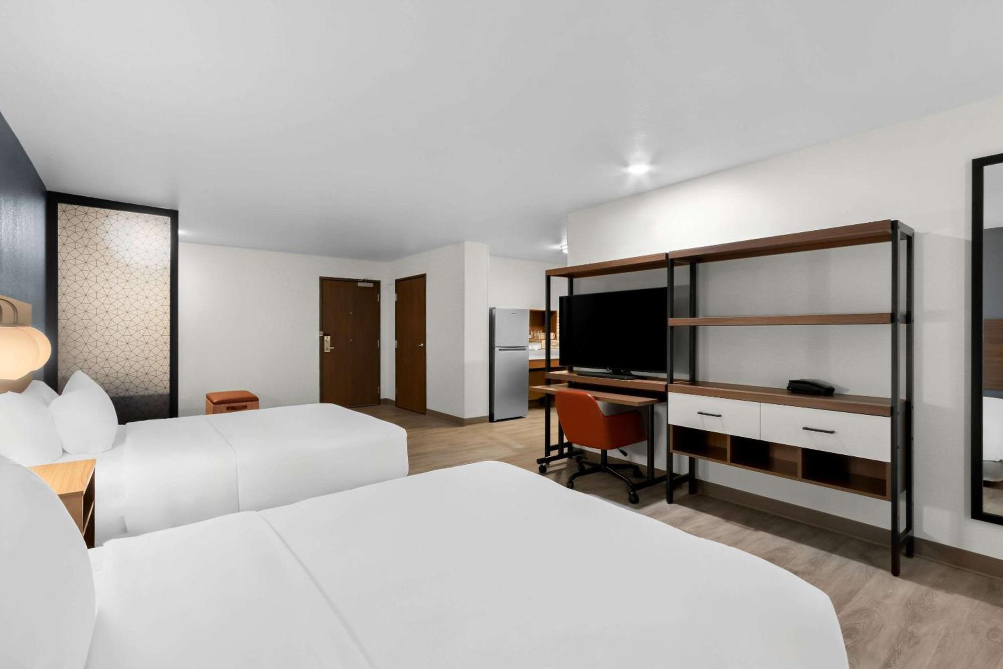 Everhome Suites Glendale Sports Entertainment District Экстерьер фото