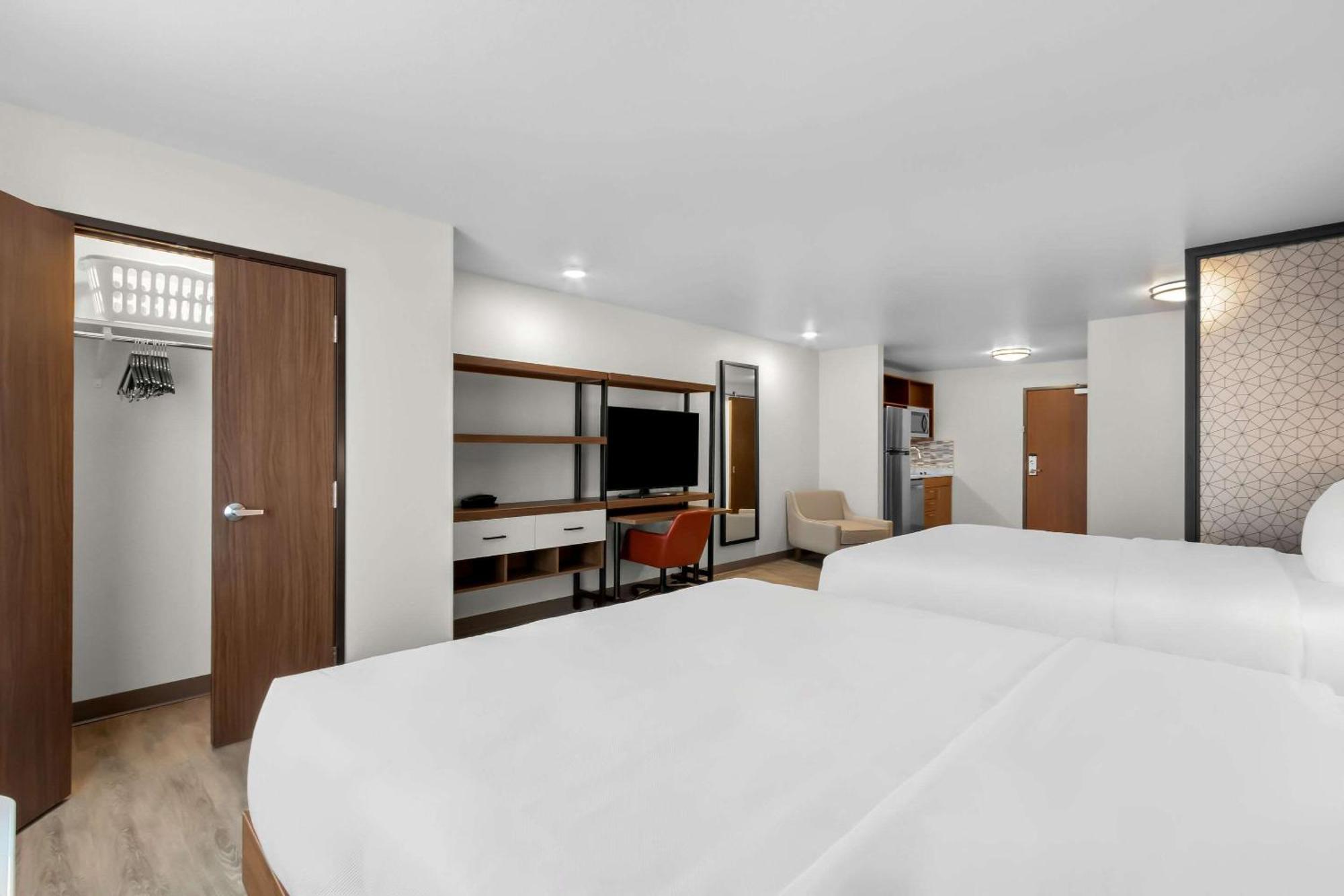 Everhome Suites Glendale Sports Entertainment District Экстерьер фото